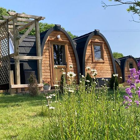 מלון Leighton  Rabbit Glamping Pod School House Farm מראה חיצוני תמונה